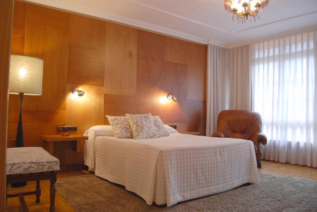 Hotel La Rivera Arenas De Cabrales Szoba fotó