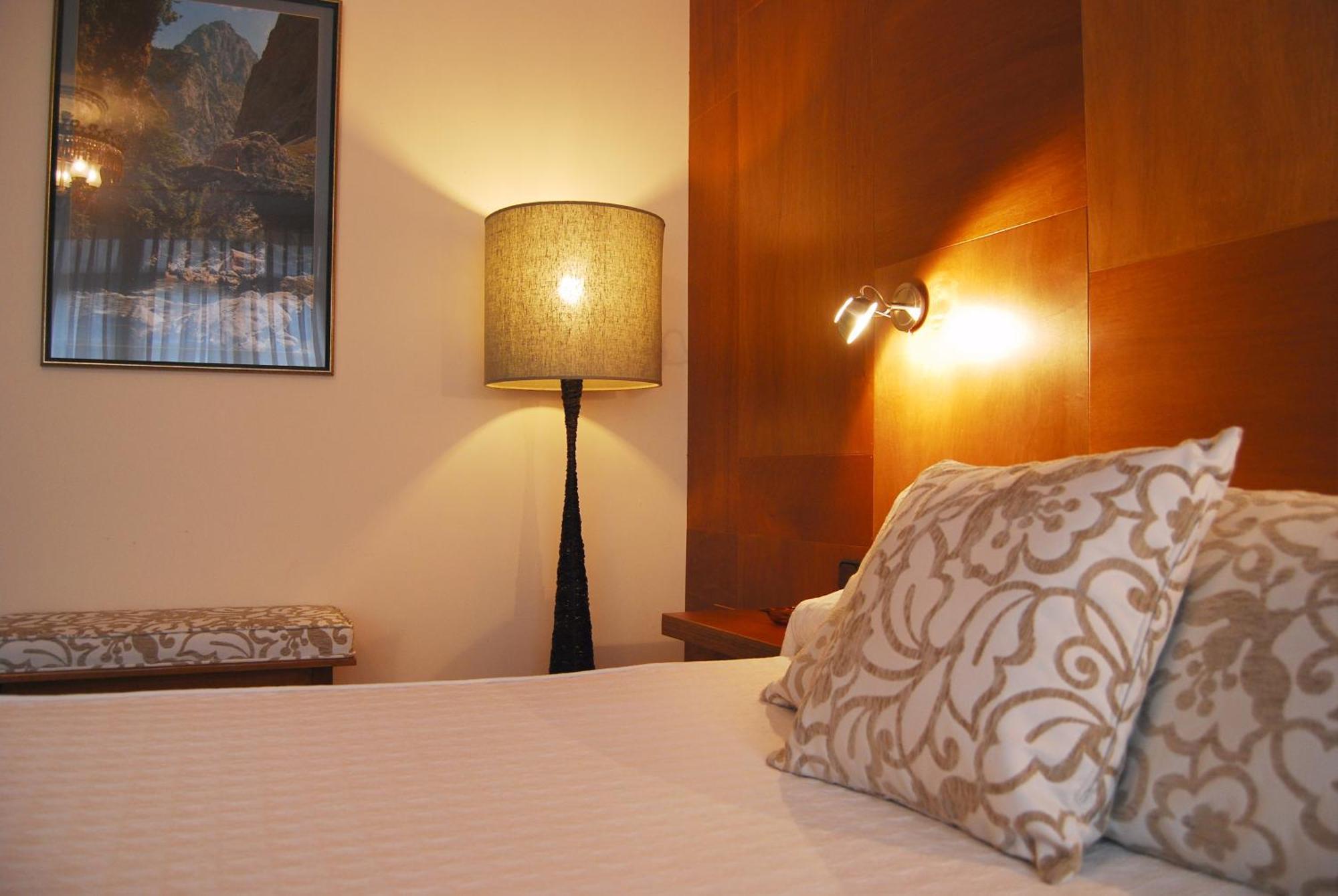 Hotel La Rivera Arenas De Cabrales Kültér fotó