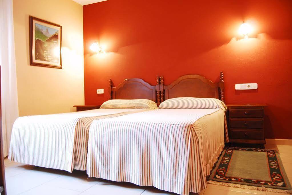Hotel La Rivera Arenas De Cabrales Kültér fotó