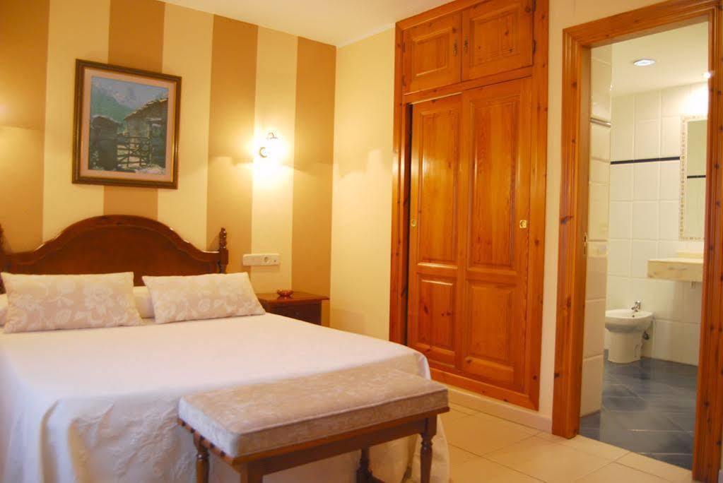 Hotel La Rivera Arenas De Cabrales Kültér fotó